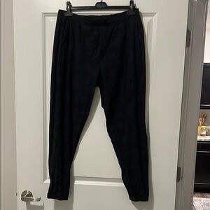 Lululemon black camo joggers